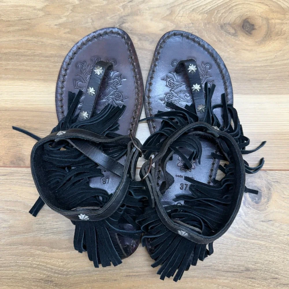 El Campero‎ Fringe Sandals Womens 7 EU 37 T Strap Ankle Strap Studs ITALY Black